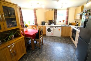 Kitchen/Diner- click for photo gallery